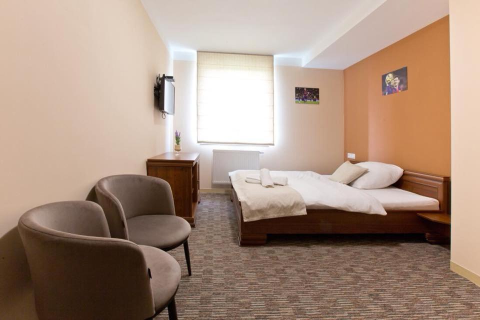 Restauracia Gol Hotel Oravske Vesele Buitenkant foto