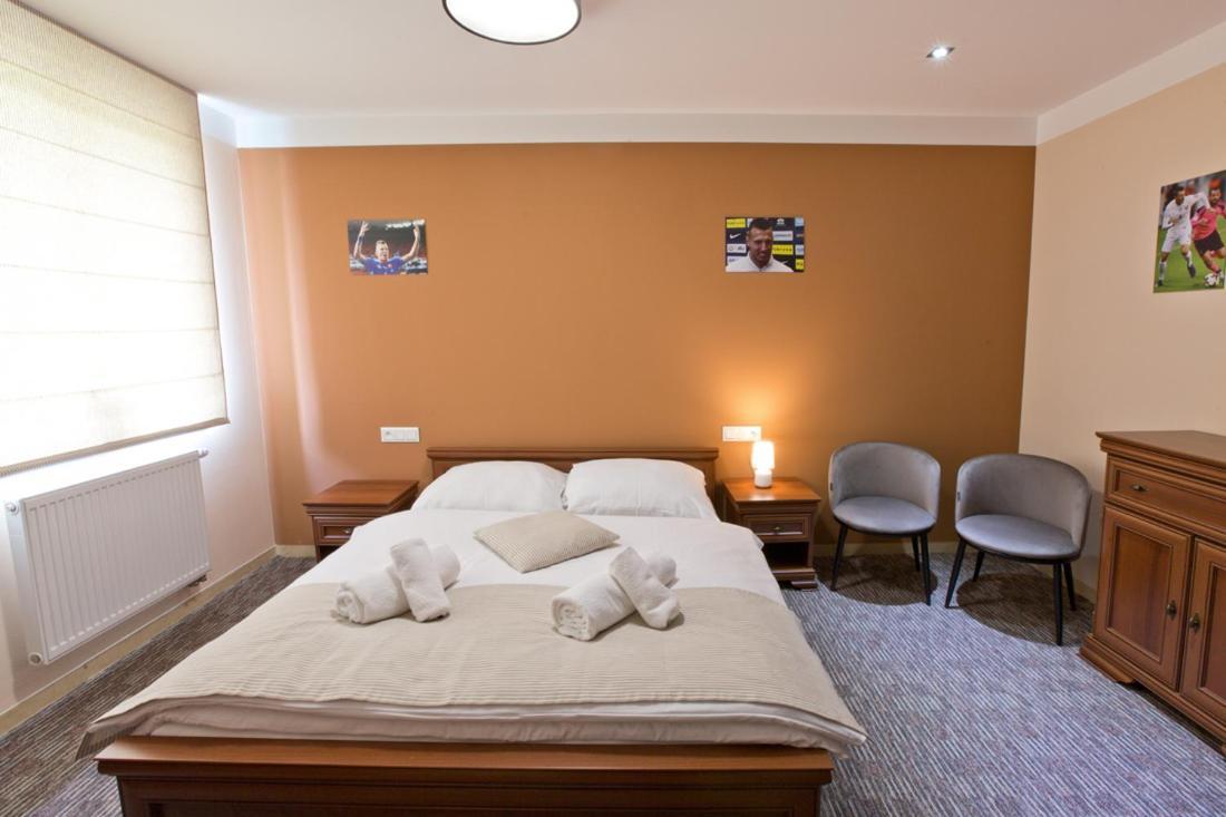 Restauracia Gol Hotel Oravske Vesele Buitenkant foto